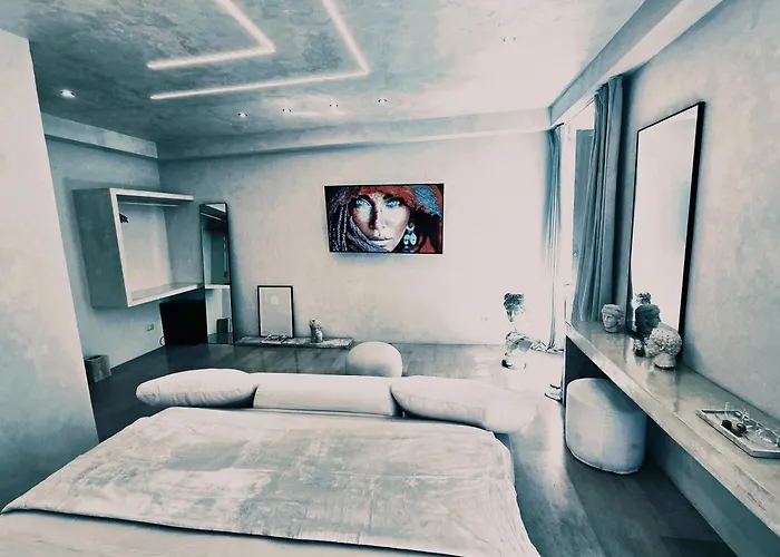 Toa At Spanish Steps Guest house 4*
